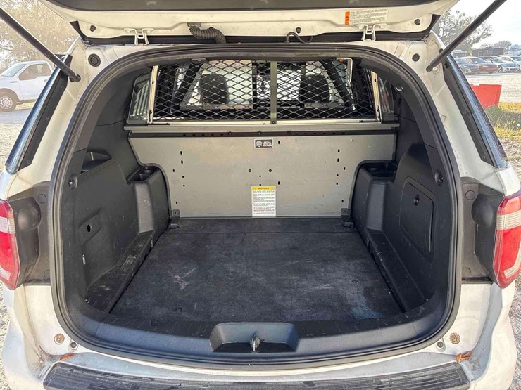 2018-ford-explorer-image-23