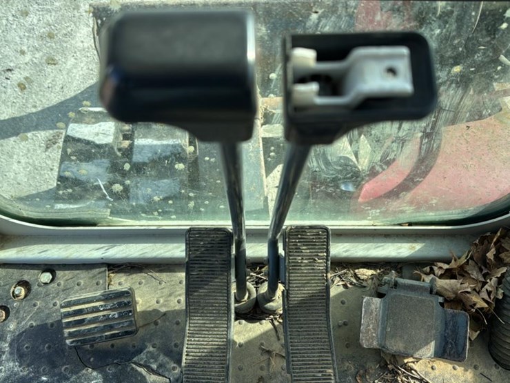 takeuchi-tb145-image-43