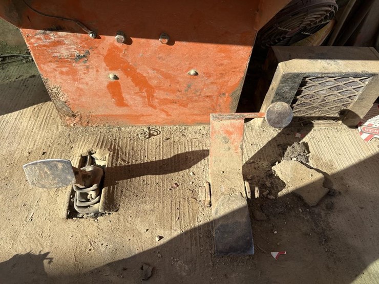 #1905-•-broce-sweeper-image-35