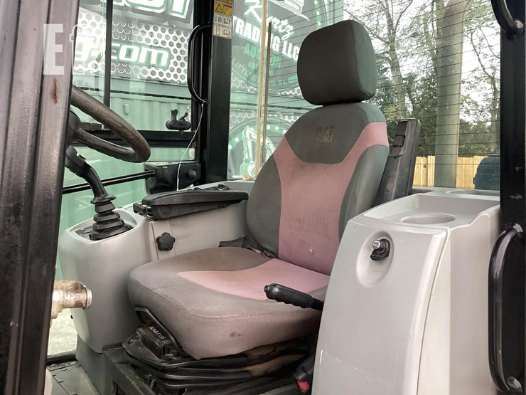 2017-caterpillar-908m-image-12