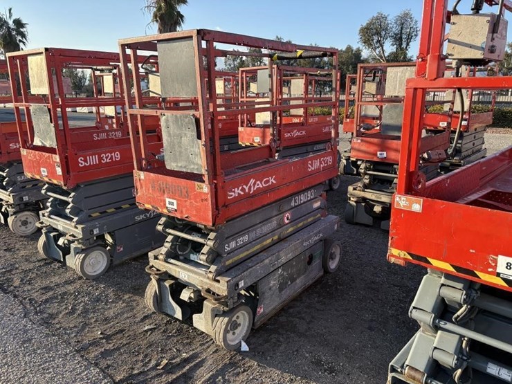 2013-skyjack-sjiii3219-image-1