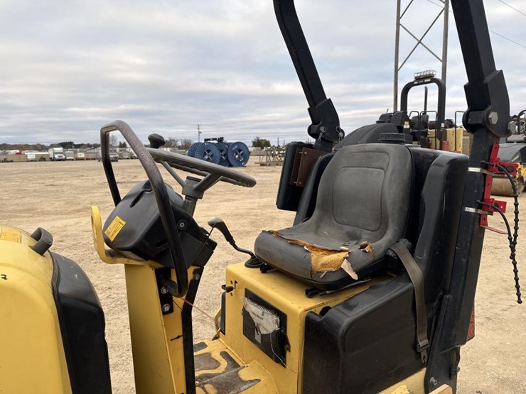 2009-dynapac-cc900-image-17