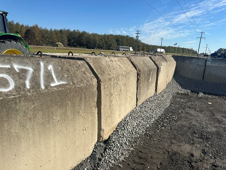 #32725-•-lot-of-(13)-~57"x80"-concrete-culvert-sections-image-29