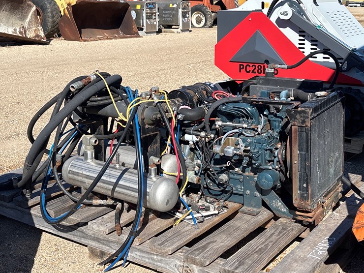 #3511-•-kubota-engine-image-1