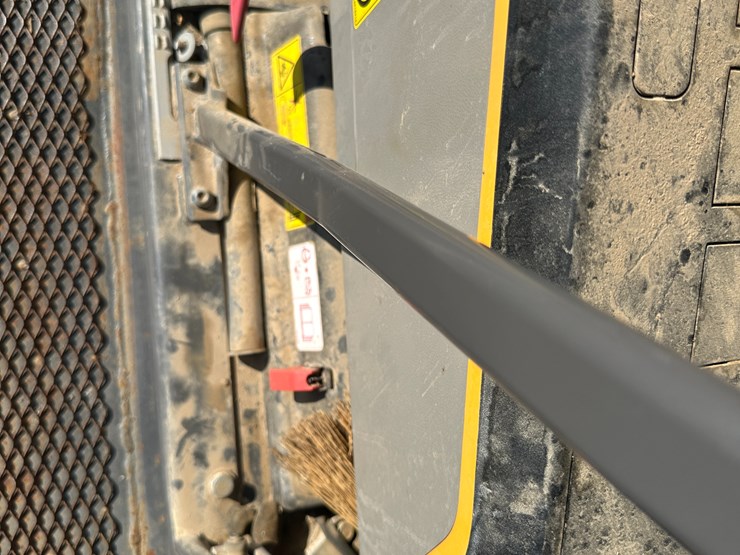 #32824-•-volvo-ec160e-crawler-excavator-w/hydraulic-thumb-image-96