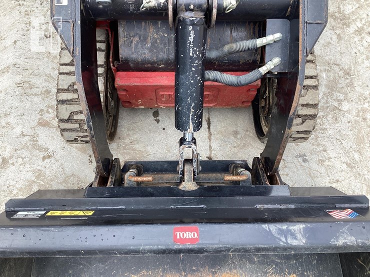 2010-toro-dingo-tx420-image-10