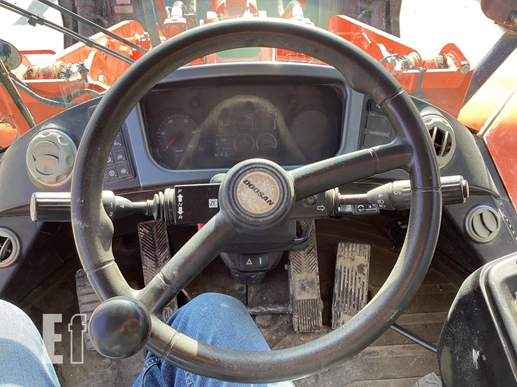 2017-doosan-dl250-5-image-14