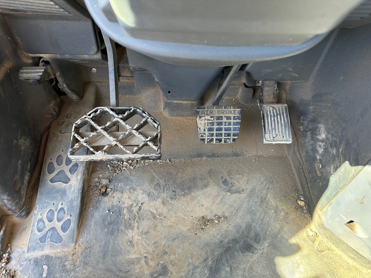 #32746-•-2014-mack-chu-t/a-daycab-truck-tractor-vin:-1m2an07y4em016702-image-64