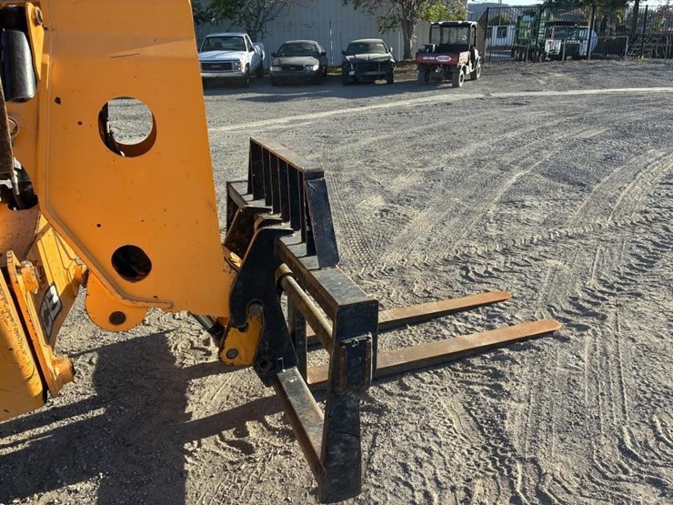 2018-jcb-510-image-6