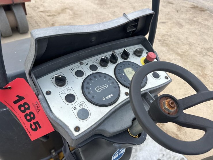 2015-bomag-bw120-image-20