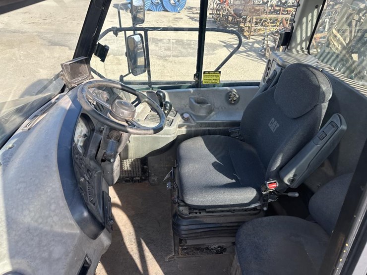 2005-caterpillar-740-image-29