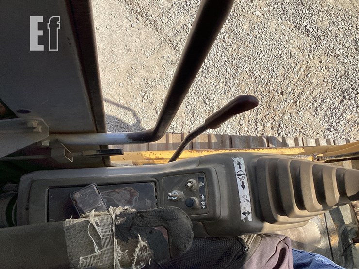 1998-deere-690e-lc-image-19