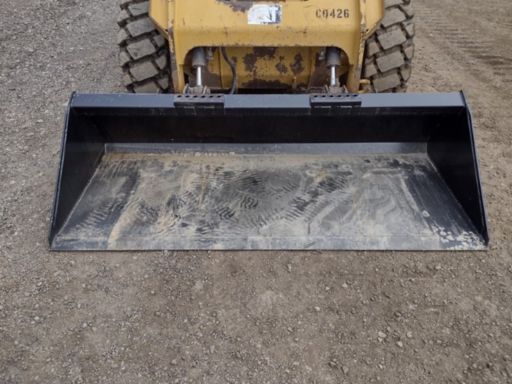 caterpillar-246d-image-16