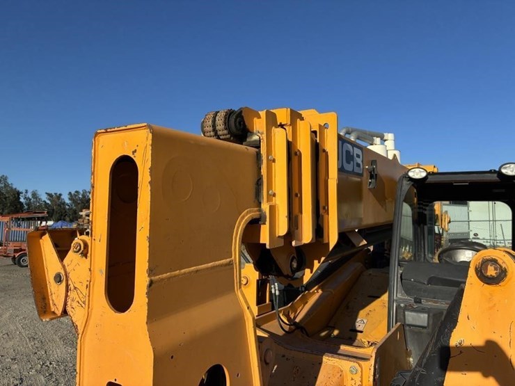 2018-jcb-510-image-9