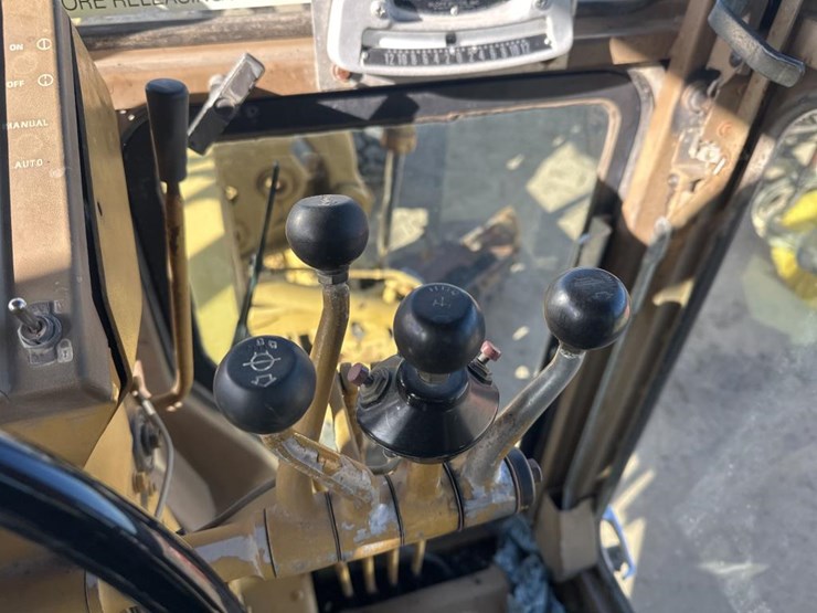 1984-caterpillar-140g-image-42