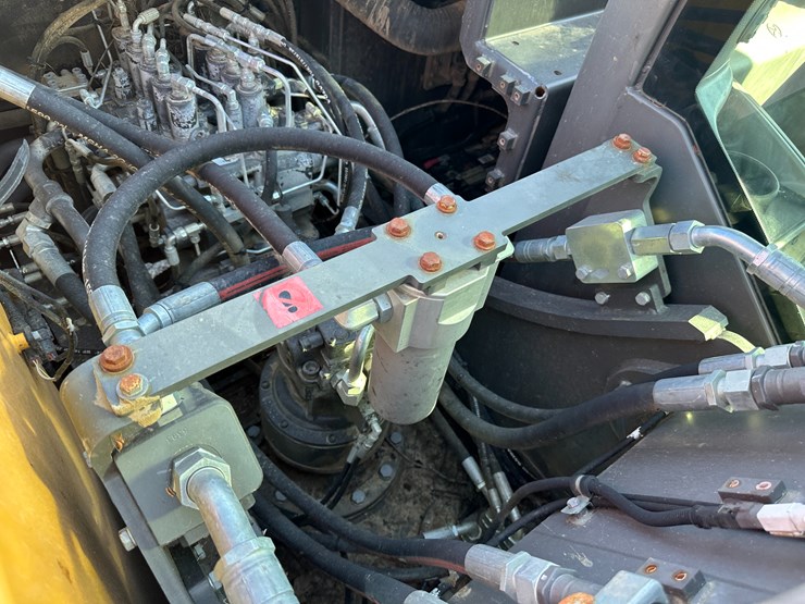 #32825-•-volvo-ec200e-crawler-excavator-image-77