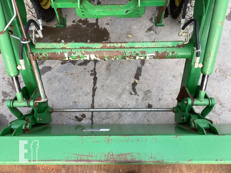 2017-john-deere-4052r-image-10