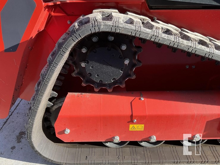 2025-kioti-tl750-image-12