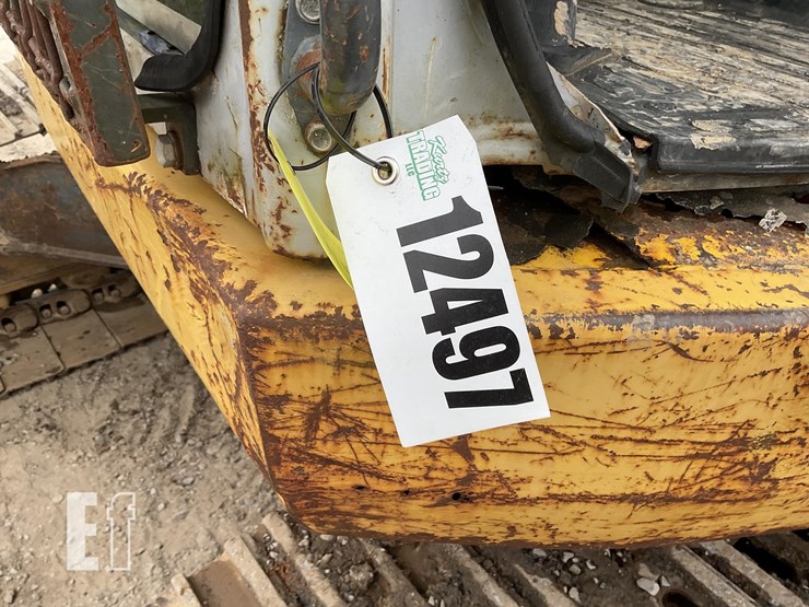 2010-komatsu-pc228-image-19