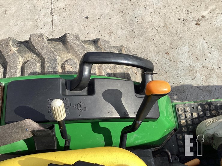 2006-john-deere-2520-image-16