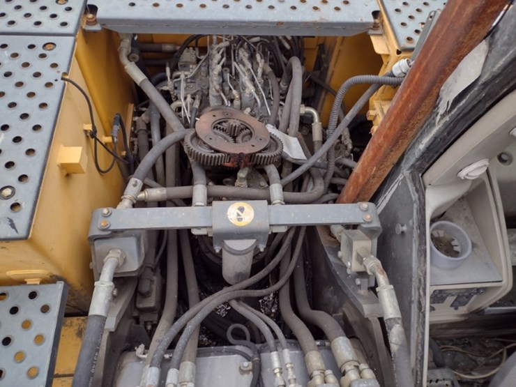 volvo-ec220e-lr-image-51