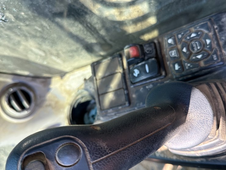 #32824-•-volvo-ec160e-crawler-excavator-w/hydraulic-thumb-image-93