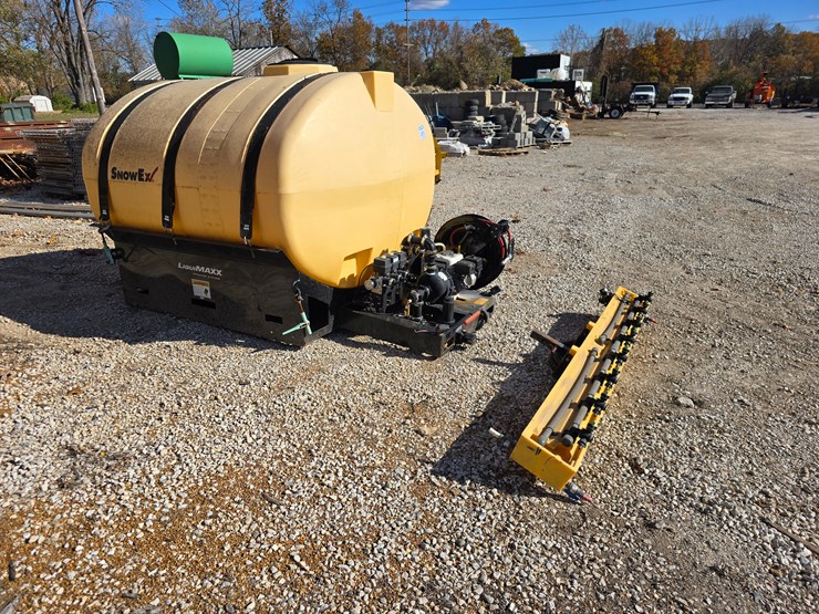 #22370-•-1200-gallon-snowex-liquimaxx-spray-rig-image-13