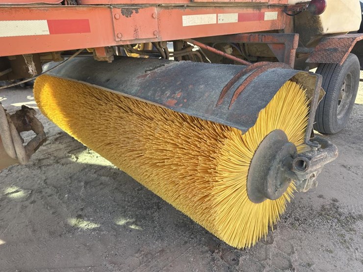 #1905-•-broce-sweeper-image-16