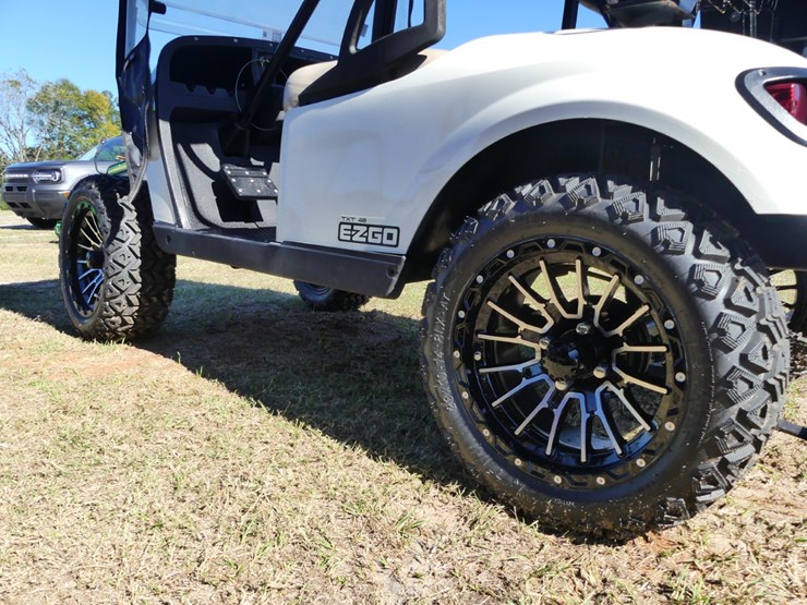 ez-go-electric-golf-cart-image-5