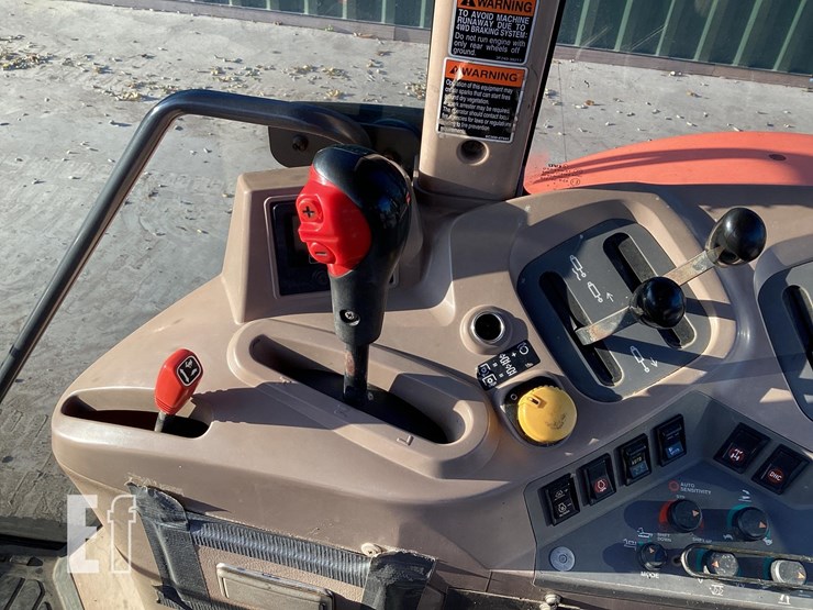 2012-kubota-m126x-image-13