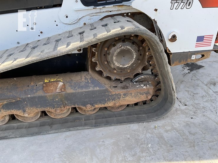 2020-bobcat-t770-image-11
