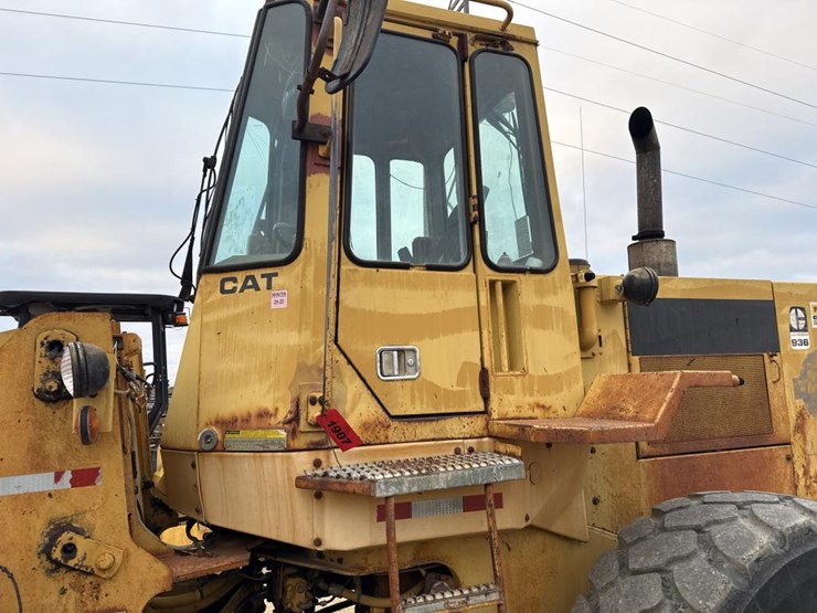 1988-caterpillar-936e-image-32