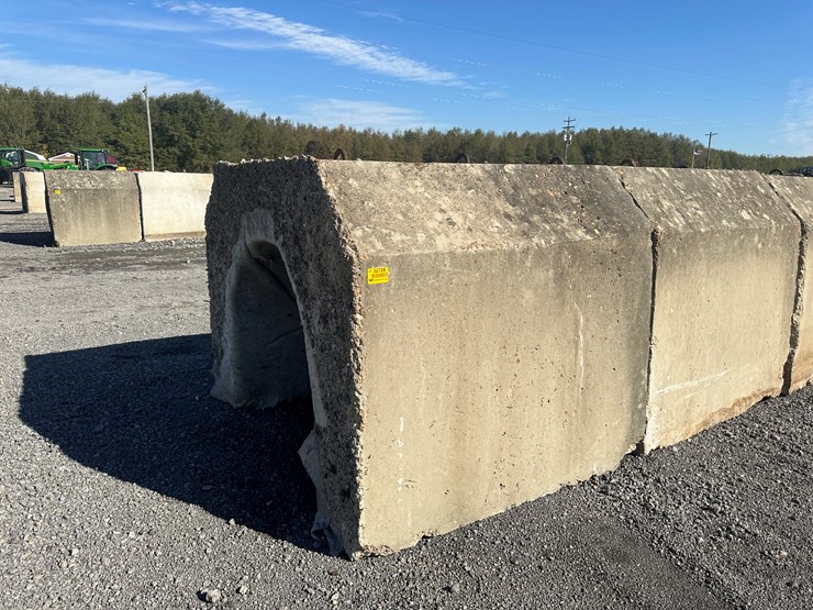 #32728-•-lot-of-(13)-~57"x80"-concrete-culvert-sectionss-image-14