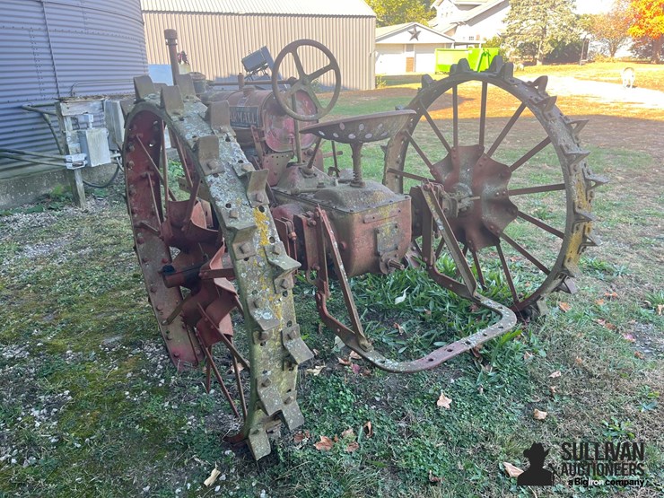 farmall-f-12-2wd-tractor-image-7