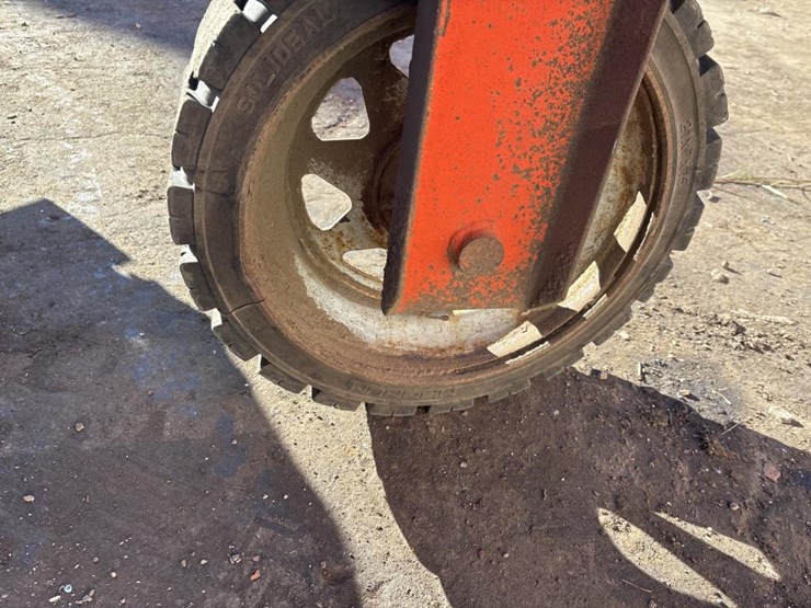 #3808-•-72"-ride-on-power-broom-image-37