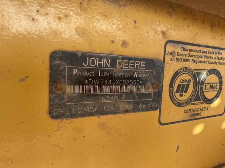 2006-deere-744j-image-46