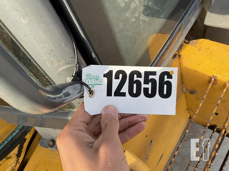 2019-deere-410l-image-21