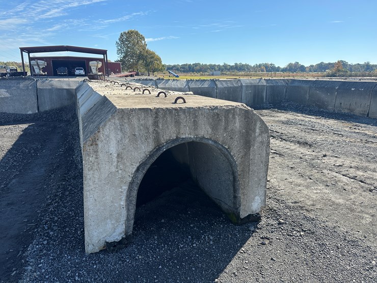 #32727-•-lot-of-(13)-~57"x80"-concrete-culvert-sectionss-image-5