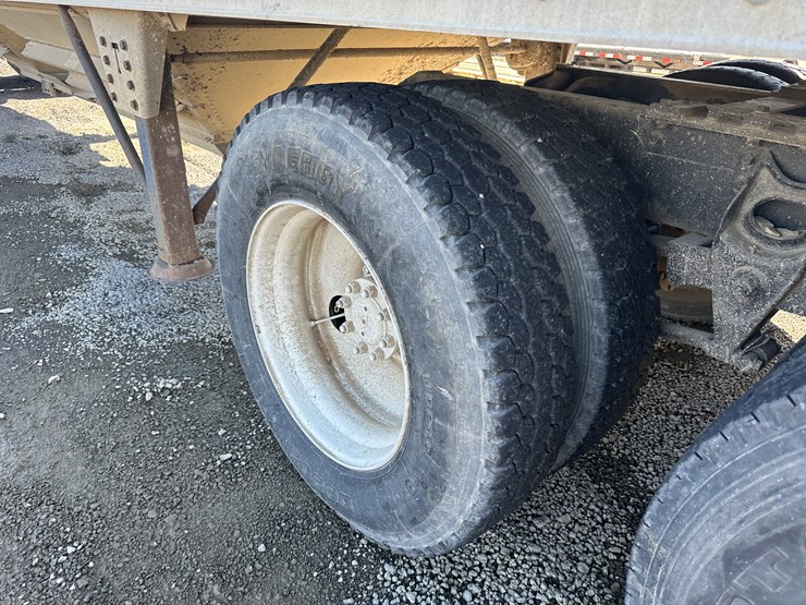 #32744-•-1989-international-f-2575-t/a-daycab-truck-tractor-vin:-1hszjg2r7kh666552-image-17