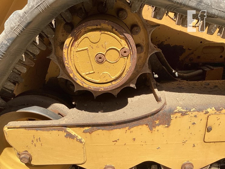 2020-caterpillar-259d3-image-13