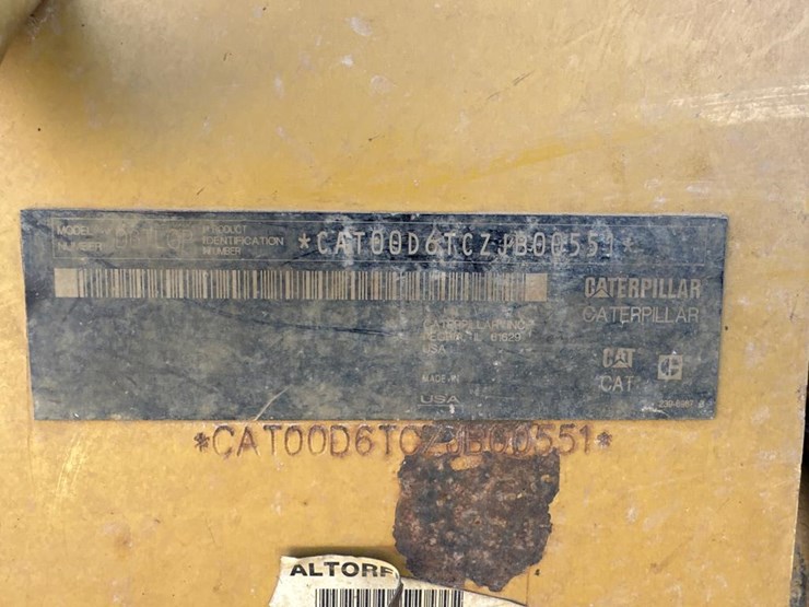 2012-caterpillar-d6t-image-50