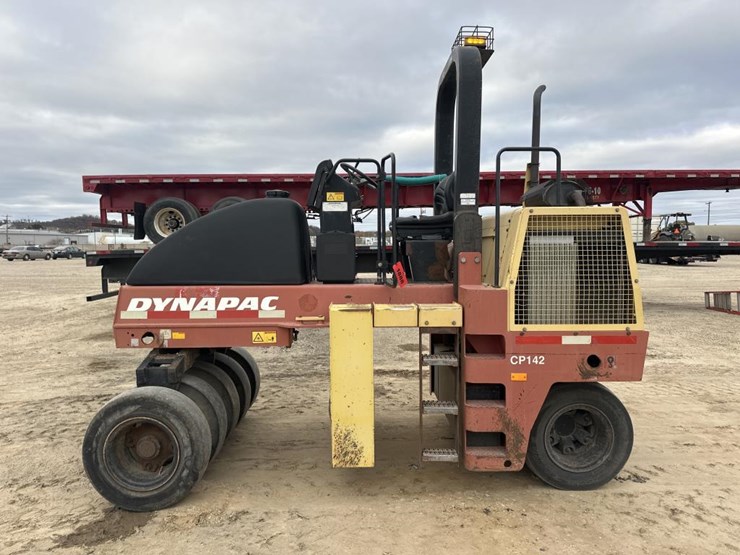 2007-dynapac-cp142-image-2