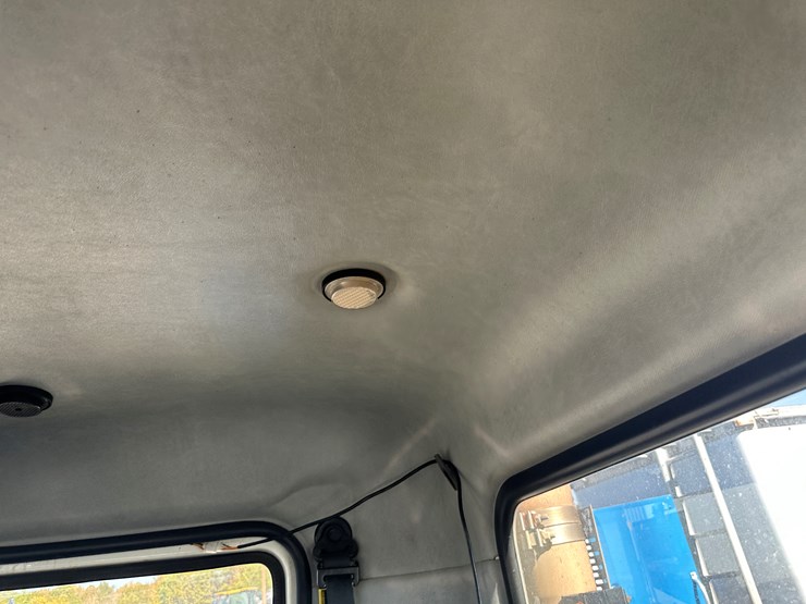 #32746-•-2014-mack-chu-t/a-daycab-truck-tractor-vin:-1m2an07y4em016702-image-68