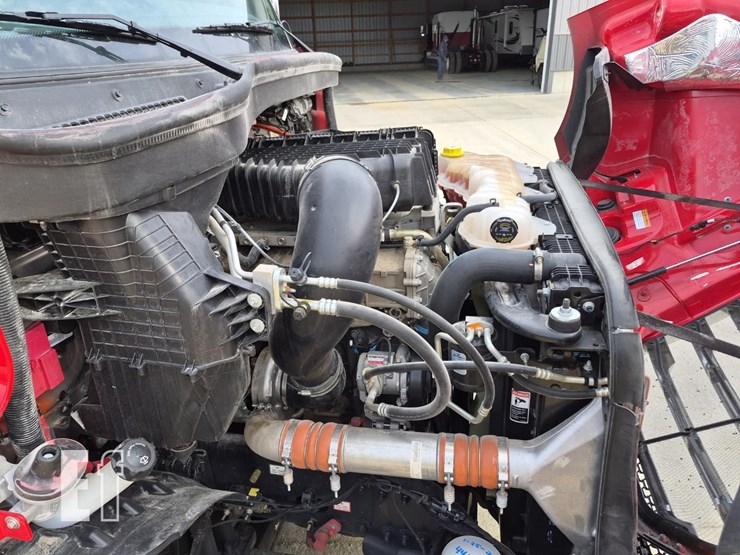 2018-freightliner-cascadia-116-image-31