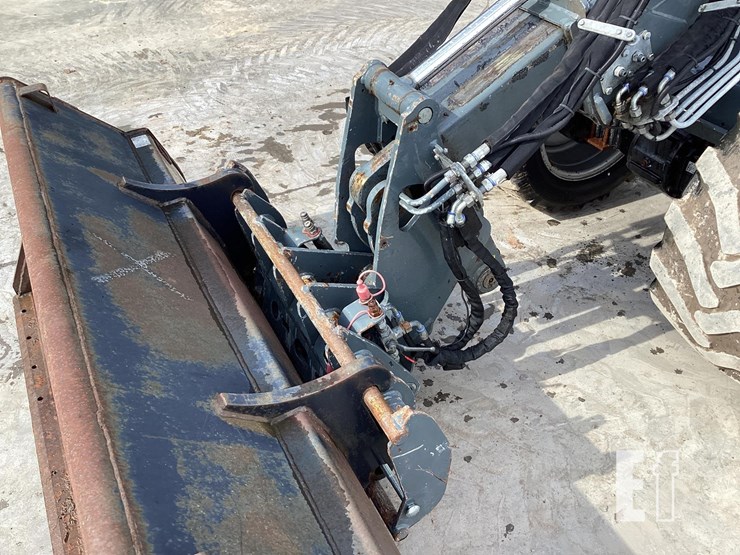 2015-giant-v5003-image-10