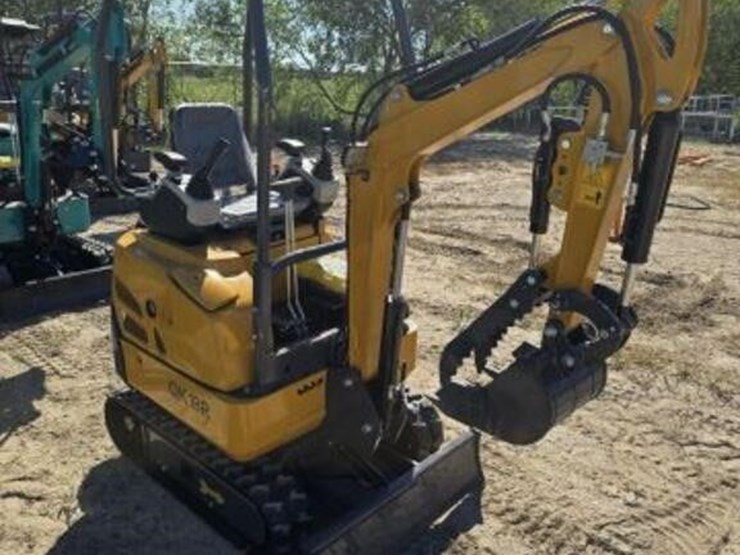 cfg-mini-excavator-qk18r-with-hydraulic-thumb-image-1