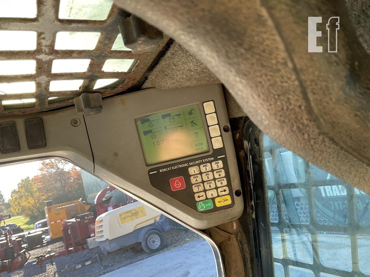 2005-bobcat-t300-image-17