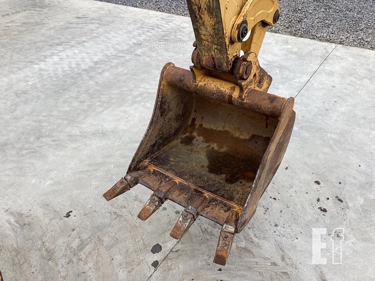 2011-deere-110-image-11