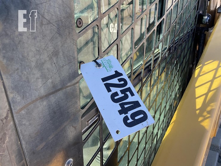 2020-caterpillar-259d3-image-26