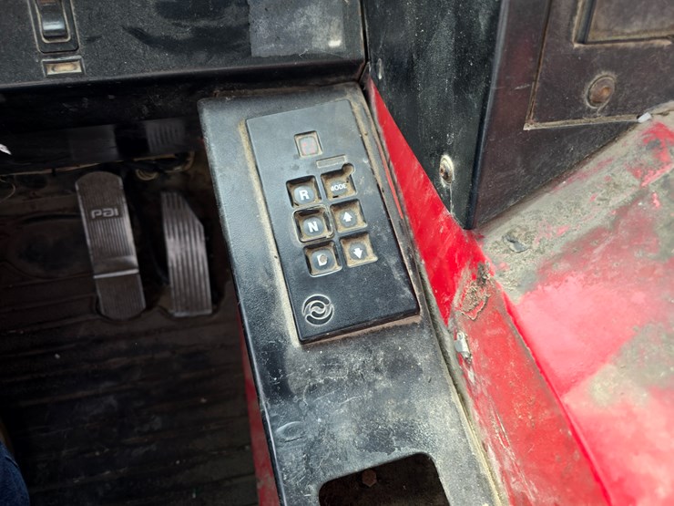 2001-mack-le613-image-52